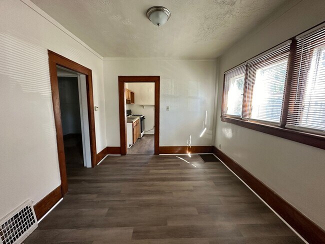 Building Photo - Wesley St 336-338 W