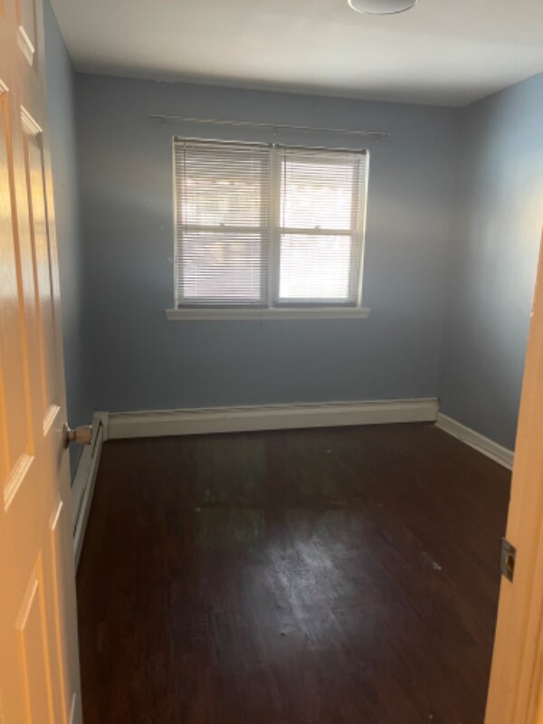 Building Photo - 726 Soundview Ave