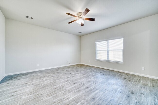 Building Photo - 6934 Orchid St