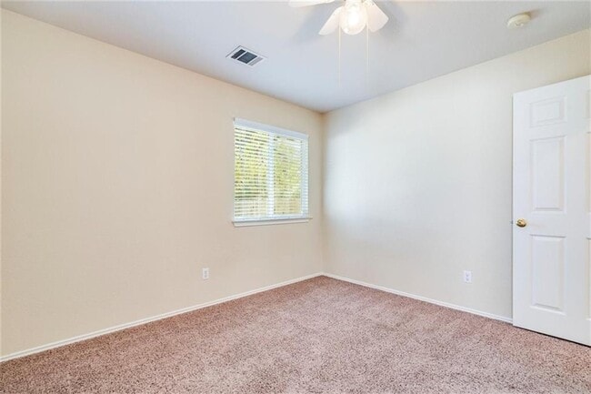 Building Photo - 1307 Dillon Lake Bend