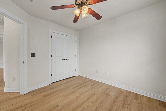 Building Photo - 208 McDaniel St