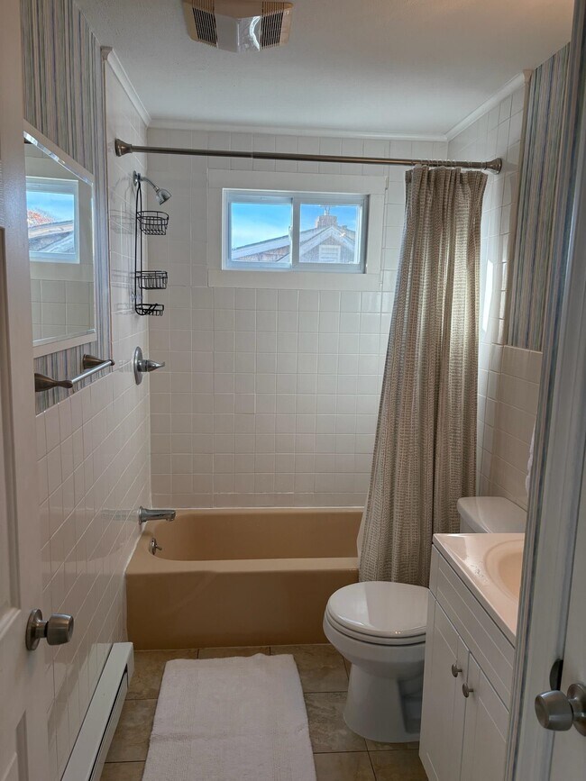 Building Photo - 518 High St