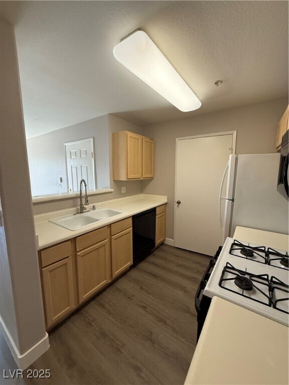 Building Photo - 950 Seven Hills Dr