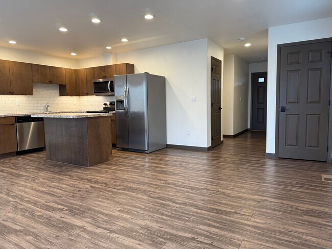 Building Photo - 215 N 76th Ave
