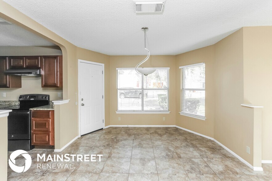 Building Photo - 823 Meadow Stone