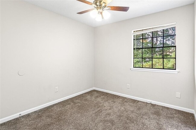 Building Photo - 1185 Oak Villas Ct NW