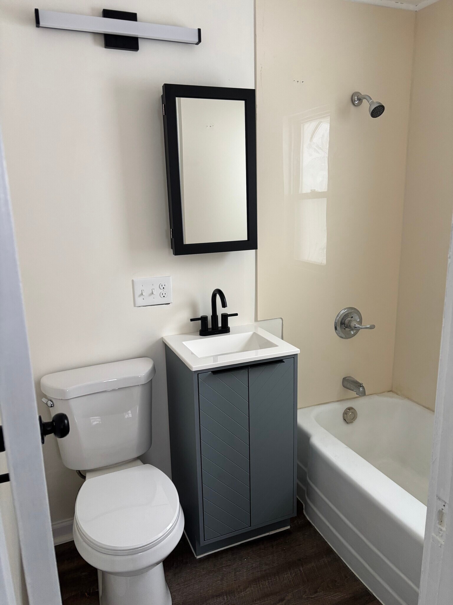 Building Photo - 311 Main St