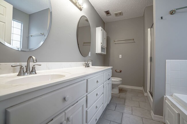 Building Photo - Quaint Family Home in  Springdale