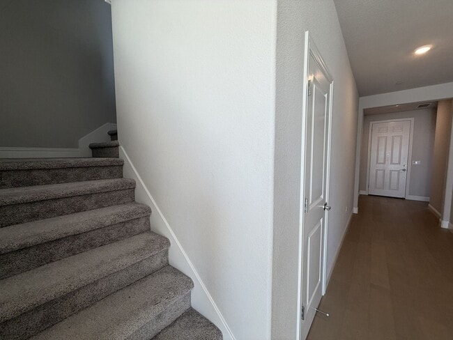 Building Photo - Beautiful 5 bedroom, 4 bathroom 2 story home in Rancho Cordova!!!