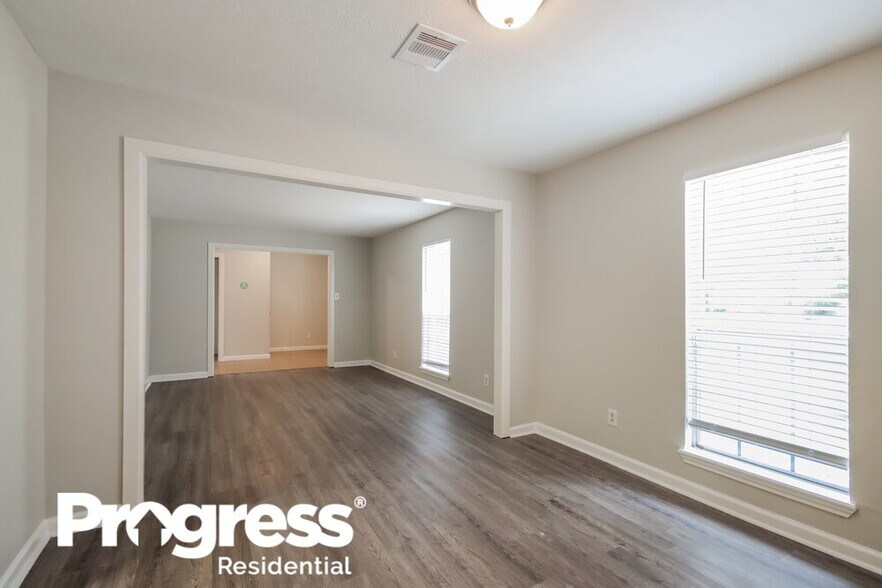 Building Photo - 5618 Forest Timbers Dr