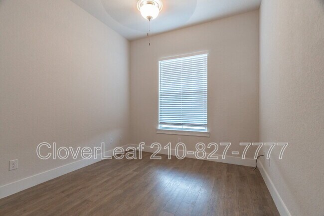 Building Photo - 272 Sapphire Dr