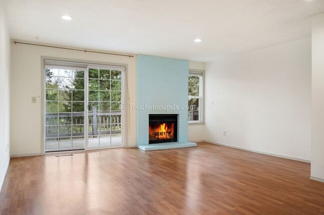 Building Photo - Sign Now SPECIAL & Move in by 06/15 to Receive 2 WEEKS FREE!!! Charming Beaverton Home w/Art Stud...