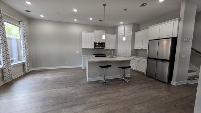 Building Photo - 5116 Pine Reach Dr