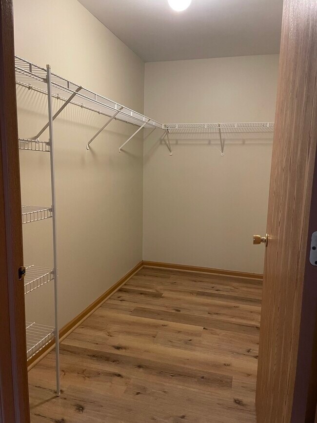 Building Photo - 801 Silverstone Dr