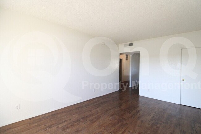 Building Photo - 351 E Thomas Rd