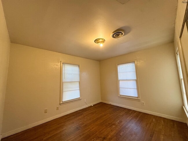 Building Photo - 1612 Hursh Ave