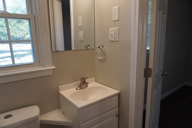 Building Photo - 6417 Ginger Cir