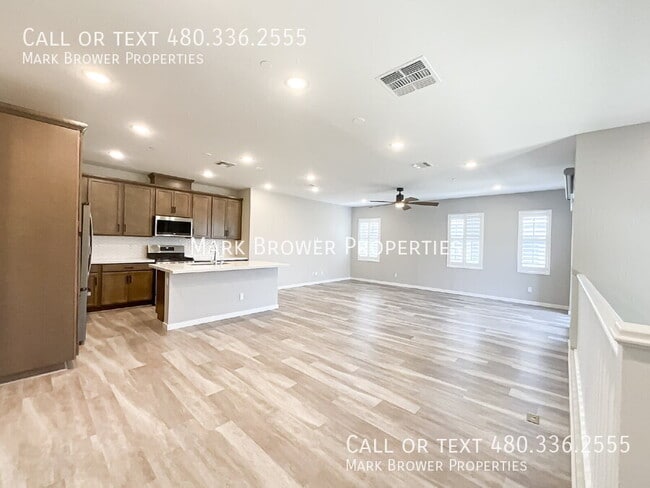 Building Photo - 761 E Furness Dr