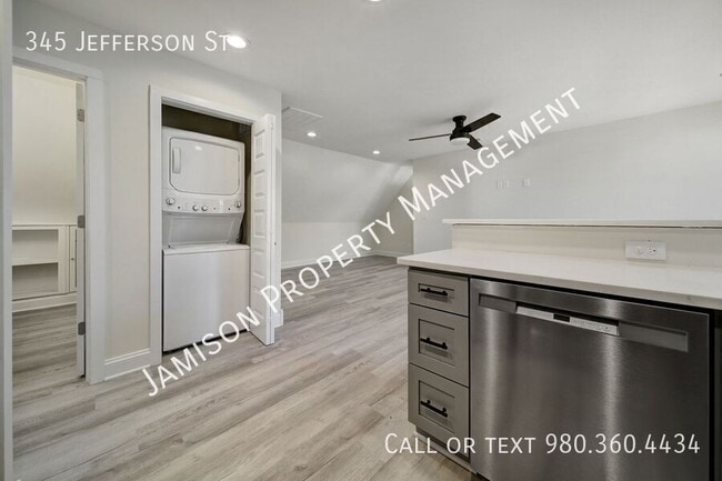 Building Photo - 345 Jefferson St