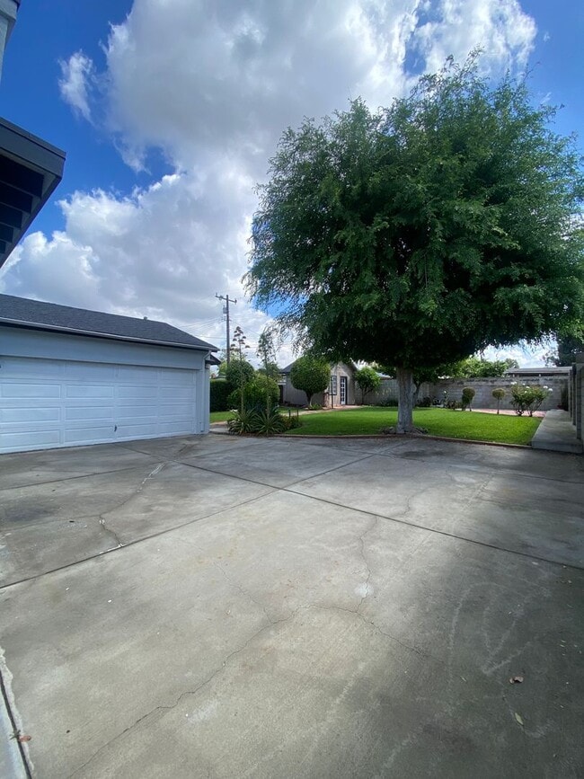 Building Photo - Charming Home in Covina