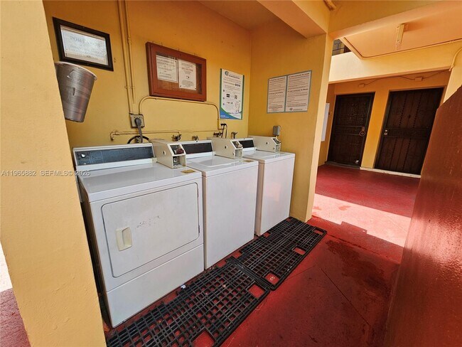 Building Photo - 47 NW 47th Ave