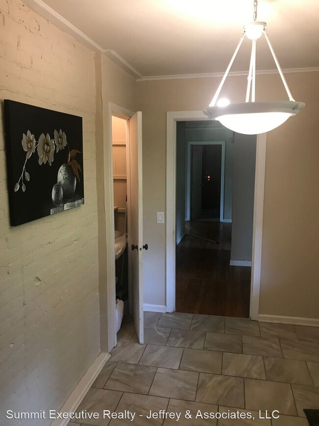 Building Photo - 3 br, 1.5 bath House - 970 Poleman Rd