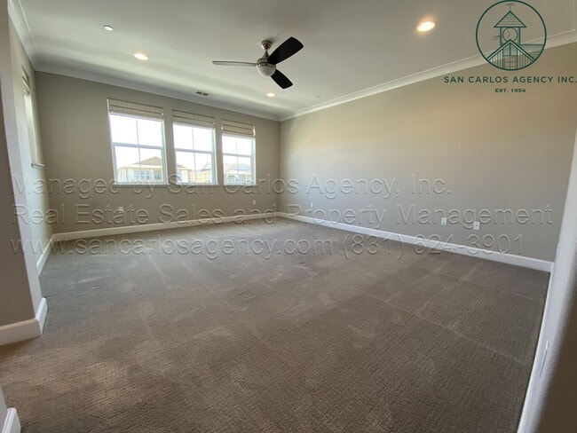 Building Photo - Three Bed Home in New Marina Development