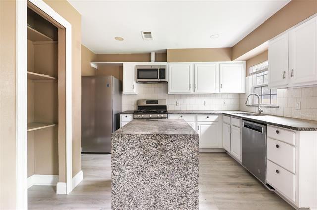 Building Photo - 517 Thompson St