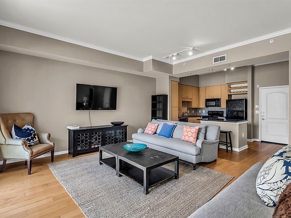 Building Photo - 3225 Turtle Creek Blvd Blvd