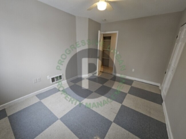 Building Photo - 3009 Pearl Ave