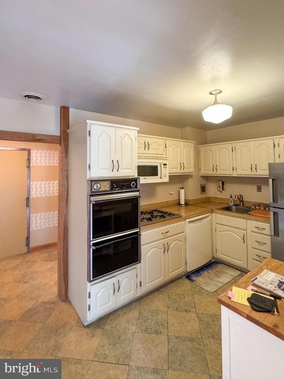 Building Photo - 4720 Chevy Chase Dr