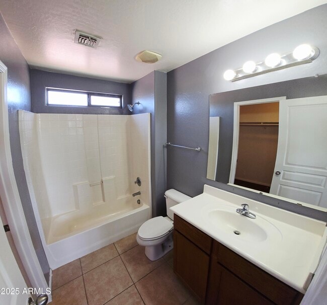 Building Photo - 587 S Buena Vista Ct