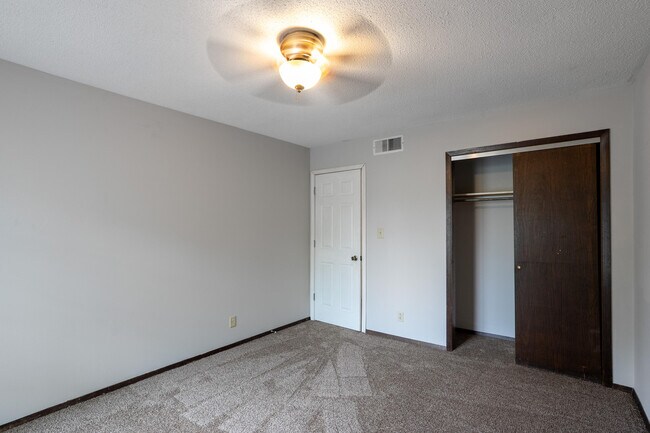 Building Photo - 4246 Santa Anna Dr