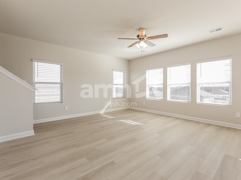 Building Photo - 790 Treeline Rd