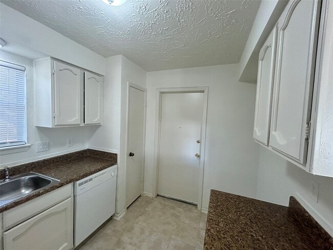 Building Photo - 16347 Sky Blue Ln