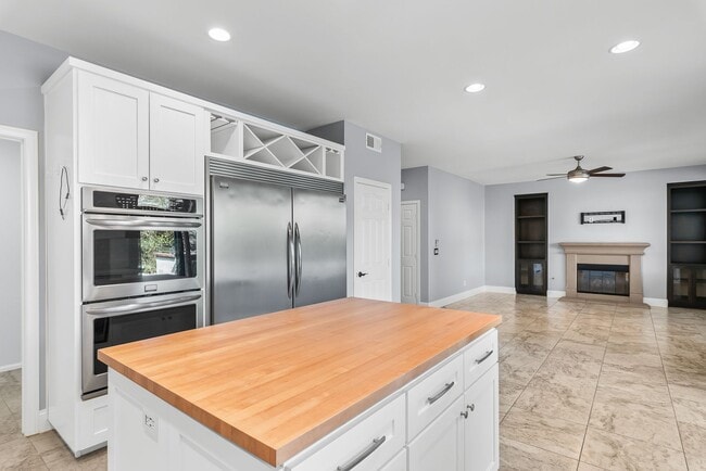 Building Photo - Spacious 4-Bedroom Home for Rent in Chula Vista – Available Now