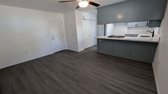Building Photo - Remodeled 3 Bedroom 2 Bath Home