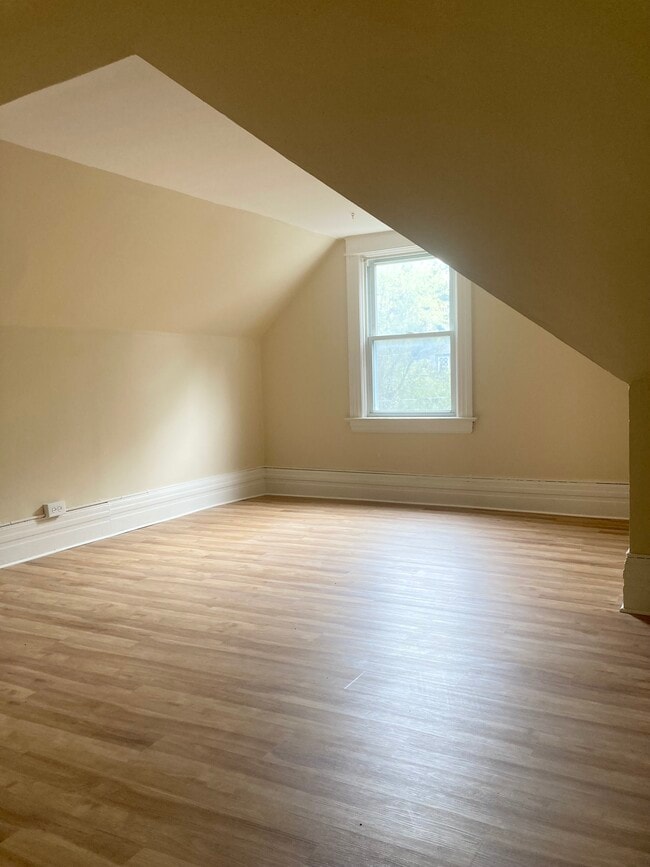 Building Photo - 326 Barrington St