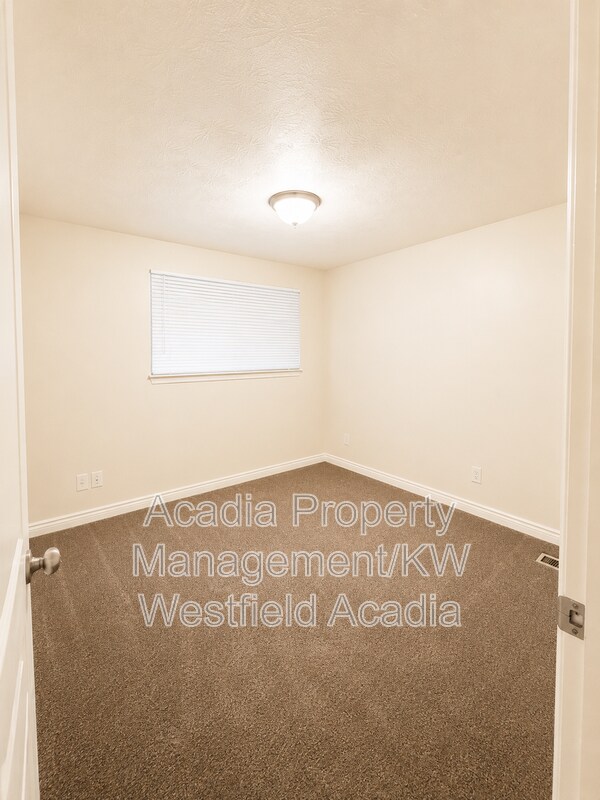 Building Photo - 315 E 600 S St
