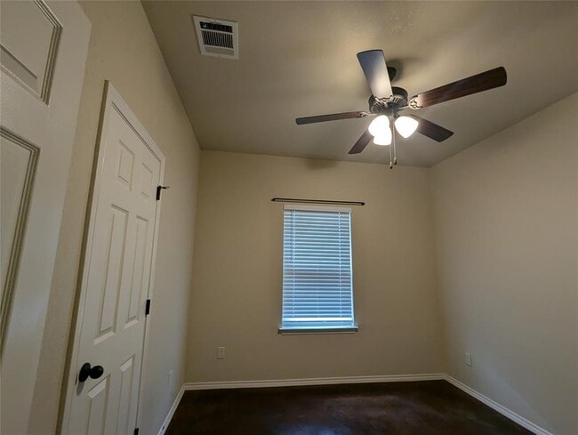 Building Photo - 339 Emma Dr