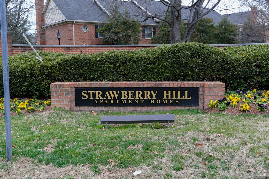 Strawberry Hill 4051 Bannockburn Pl Charlotte NC 28211 Apartment Finder