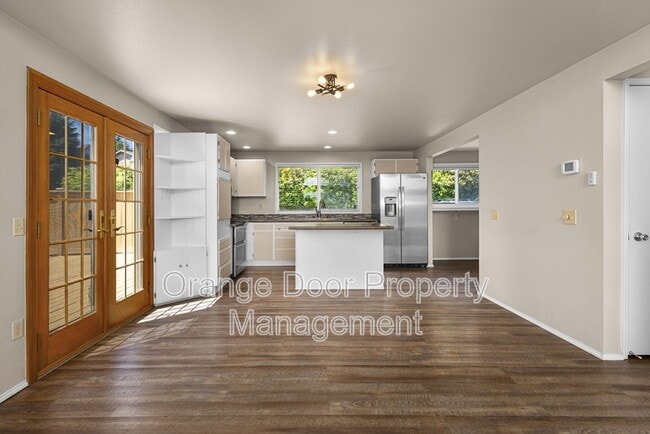 Building Photo - 3602 Nassau Ave NE