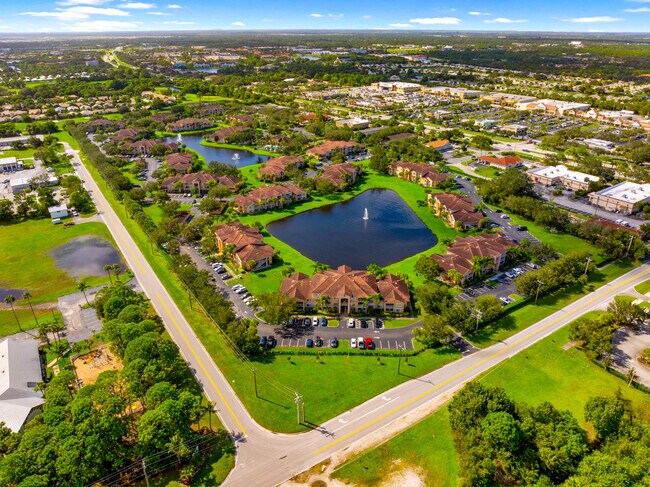Building Photo - 301 SW Palm Dr