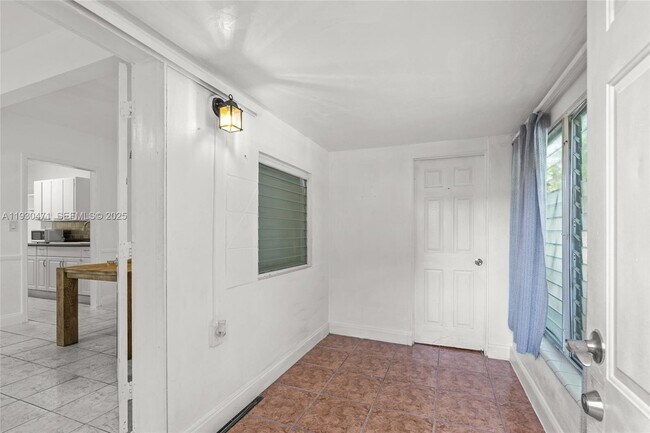 Building Photo - 1300 NE 183rd St