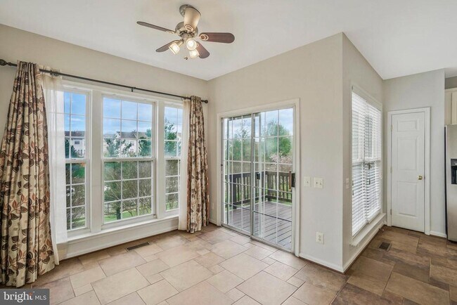 Building Photo - 6340 Walking Ln