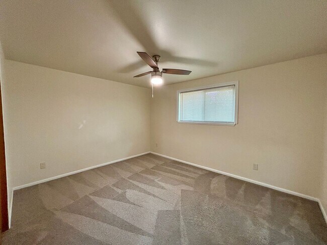 Building Photo - 1308 N Alder St