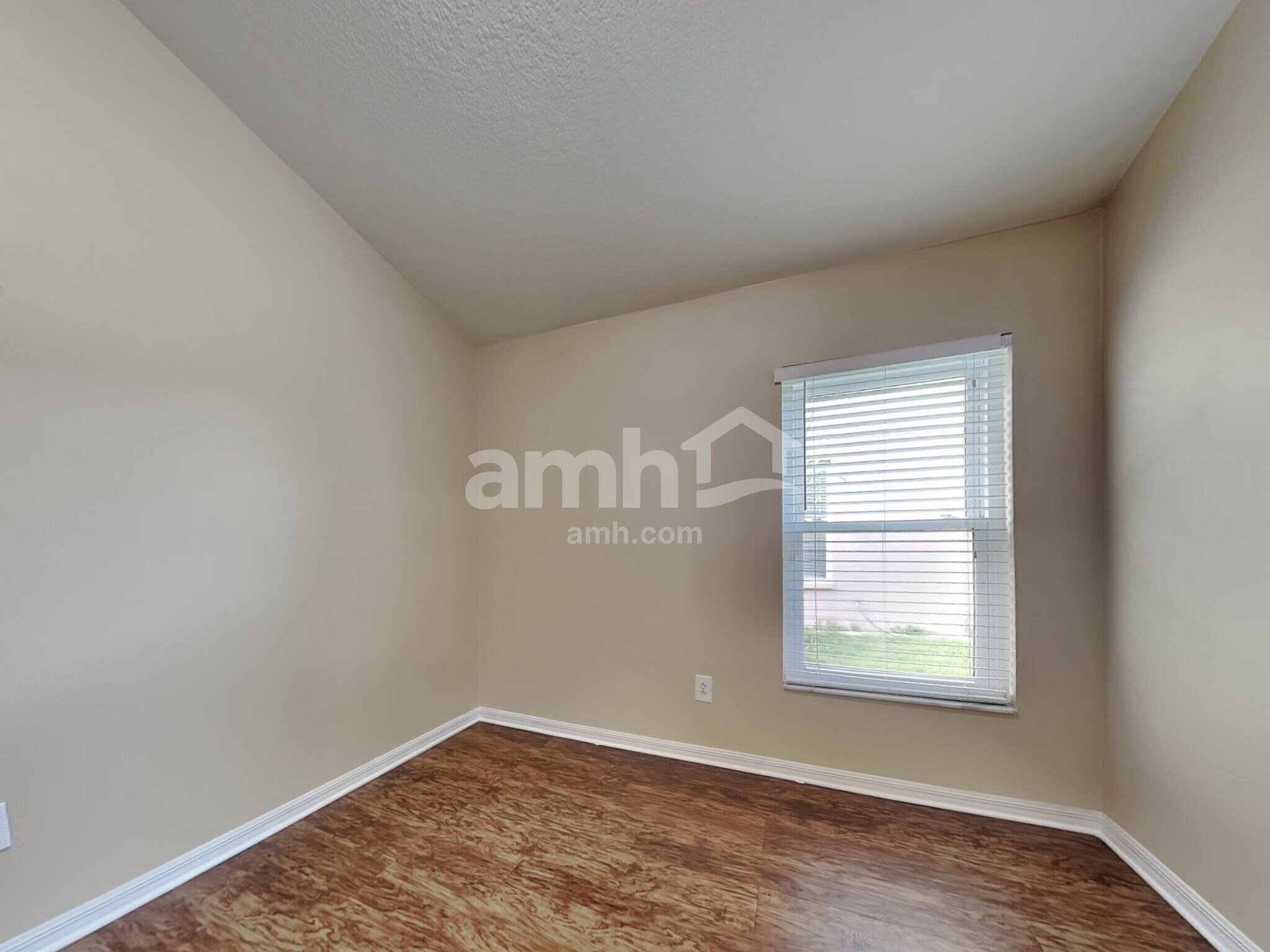 Building Photo - 4214 Hartford Lake Dr