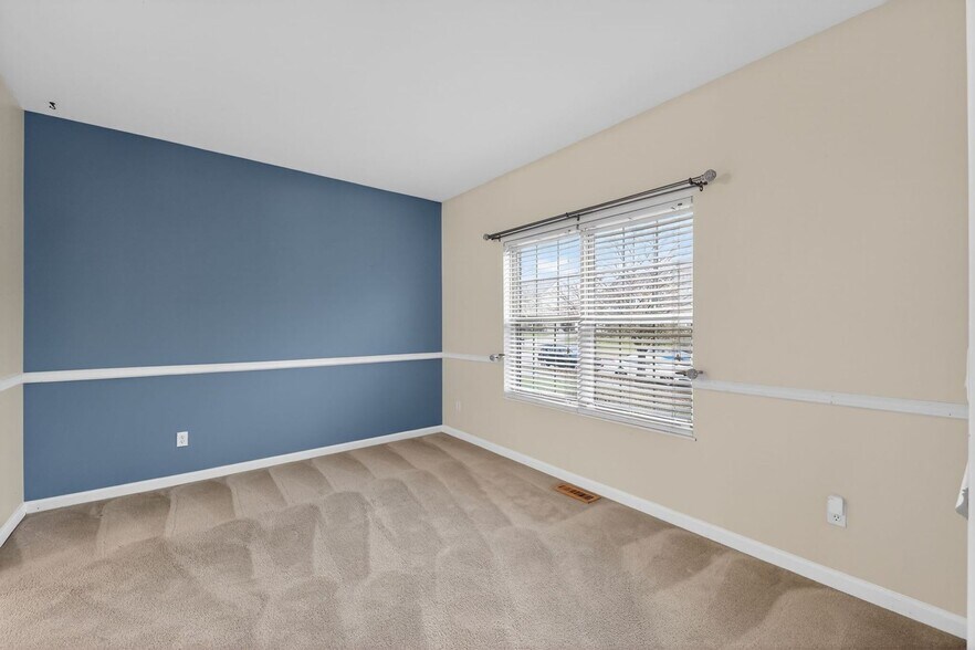 Building Photo - 6415 Evergreen Ct