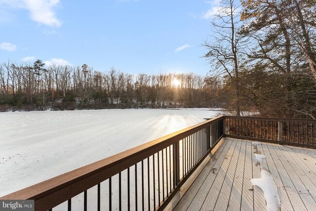 Building Photo - 3535 Meadow Rd