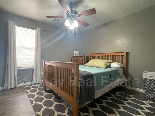 Building Photo - 1534 W Agrarian Hills Dr